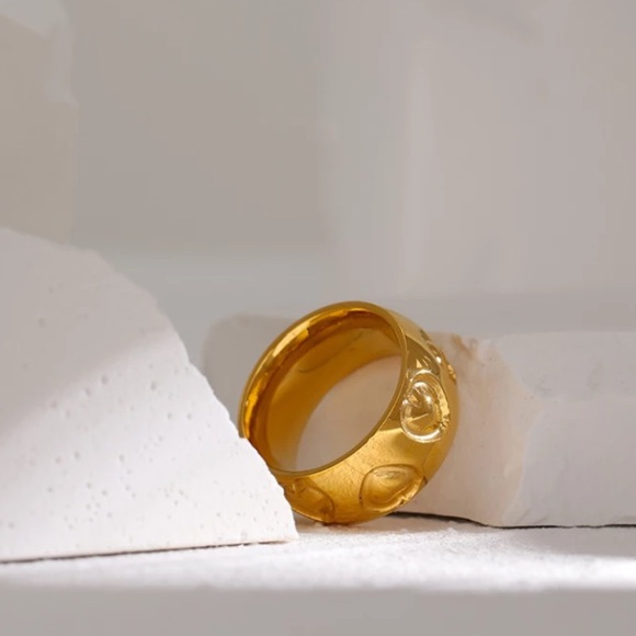 💛Gold plated heart chunky ring - Picture 5 of 6